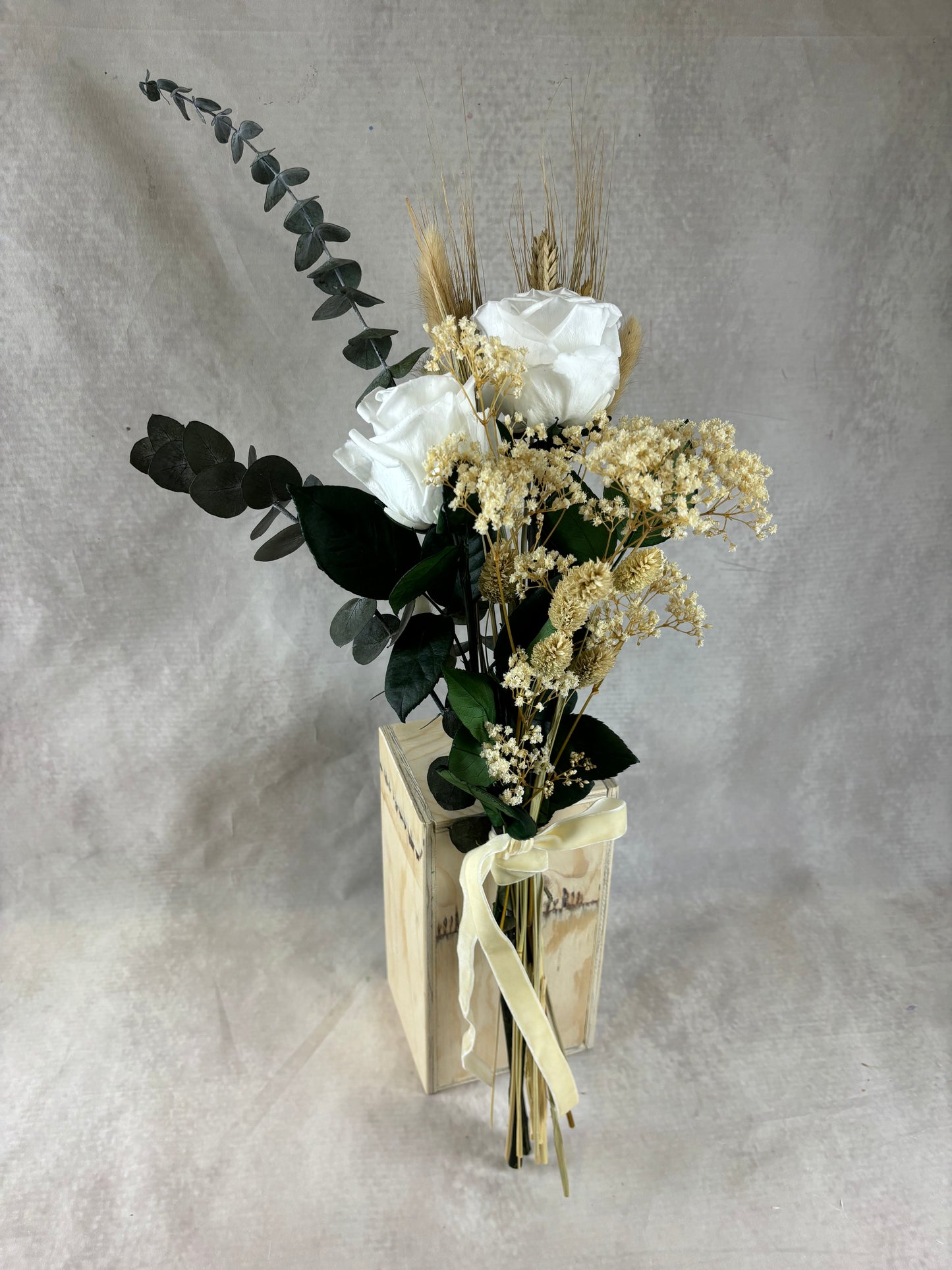 Ramo de rosas eternas Carmesí