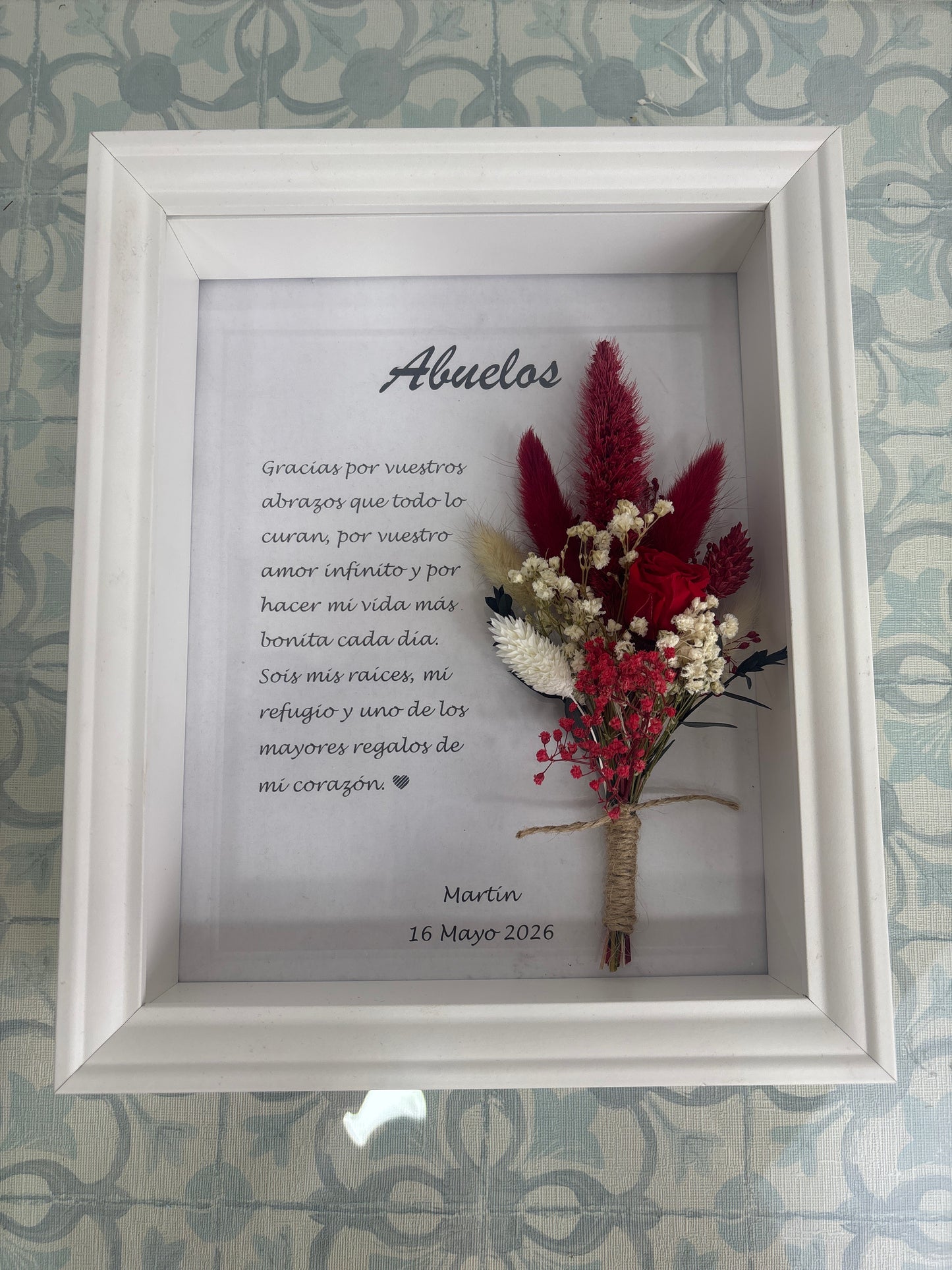 Marco con flores para abuelos Comunión