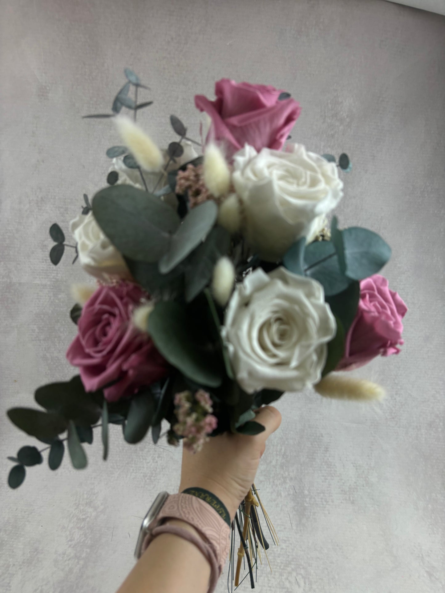 Ramo de novia de rosas preservadas Cherry-oz