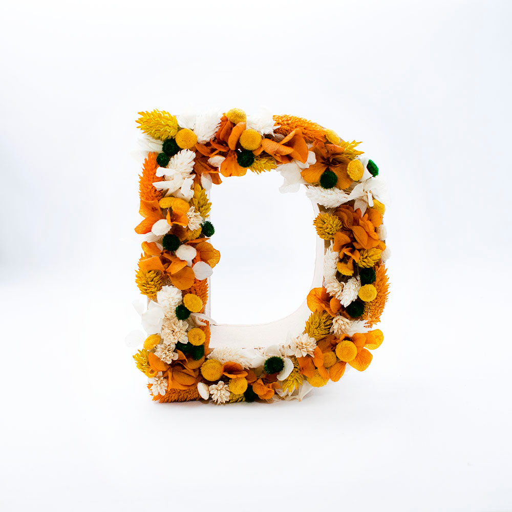 Letra de flor preservada Otoño