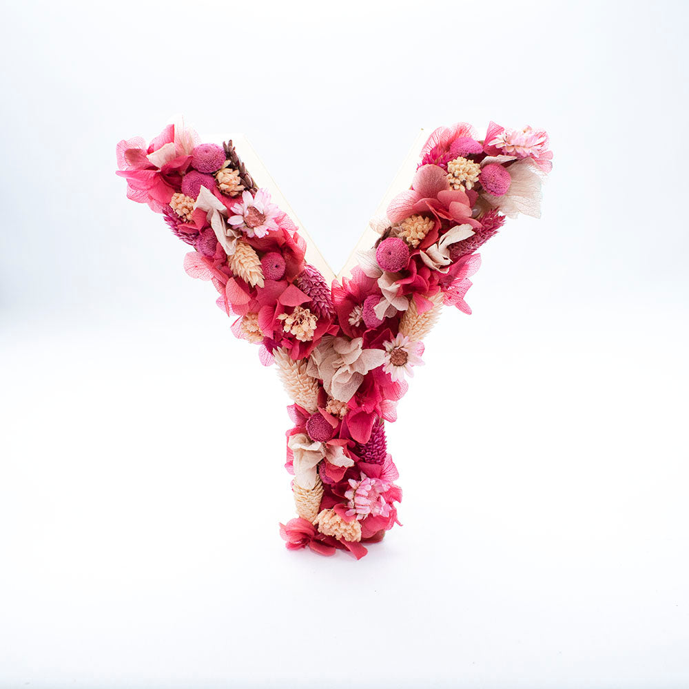 Letras personalizadas con flores preservadas Isabel