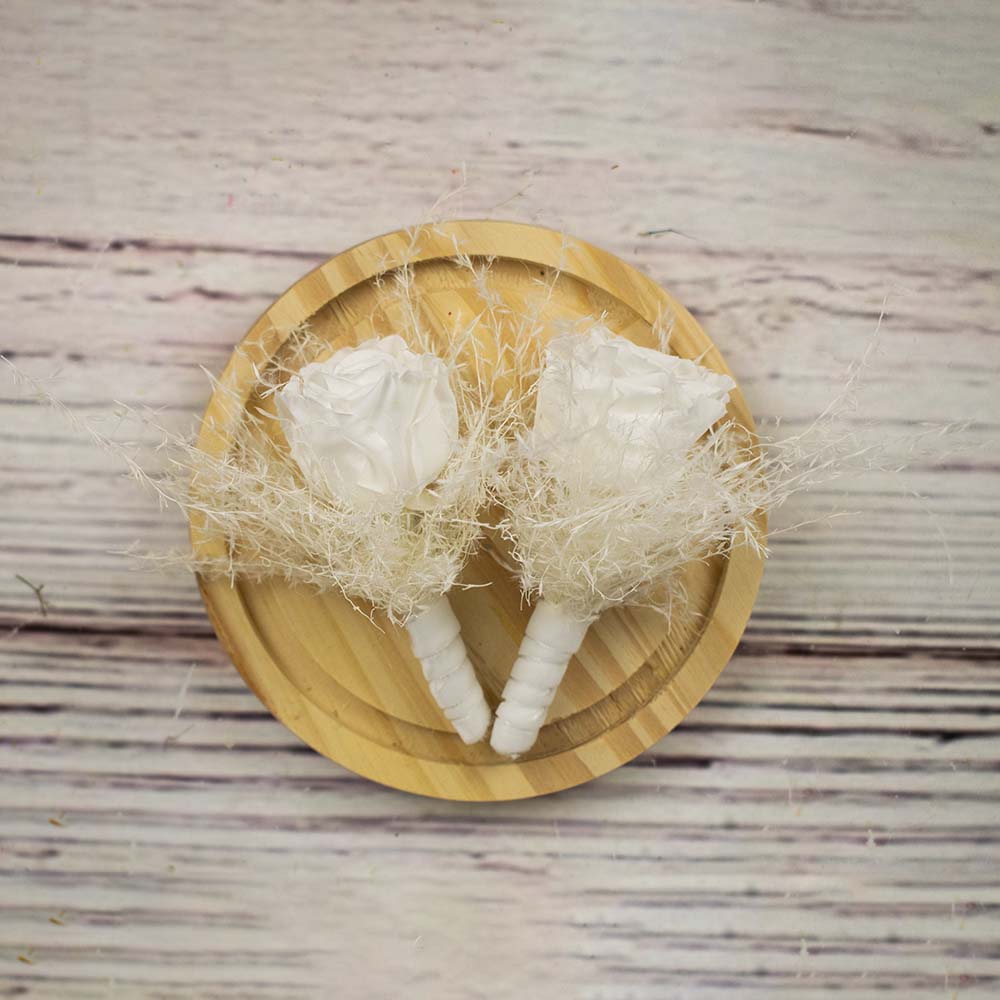 Prendido romántico rosa blanca Beatrice