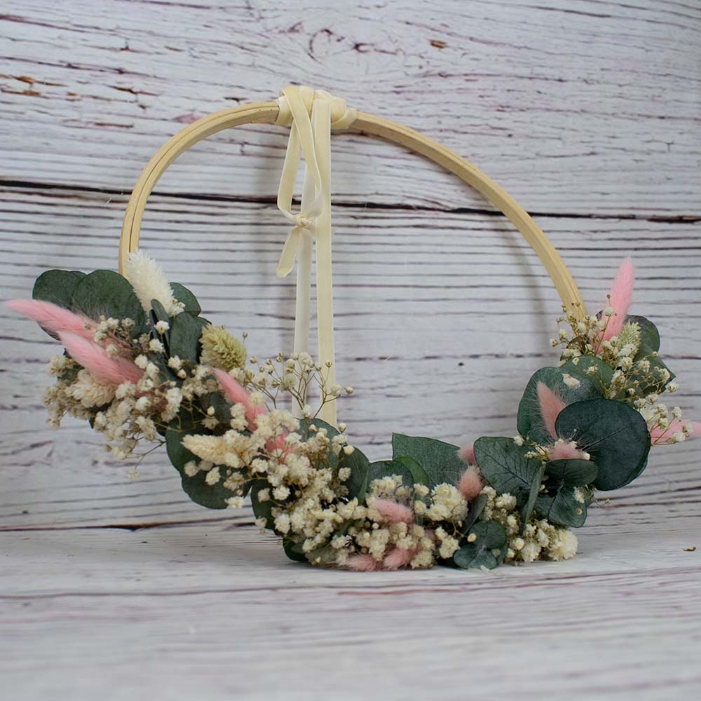 Porta-alianzas con flores