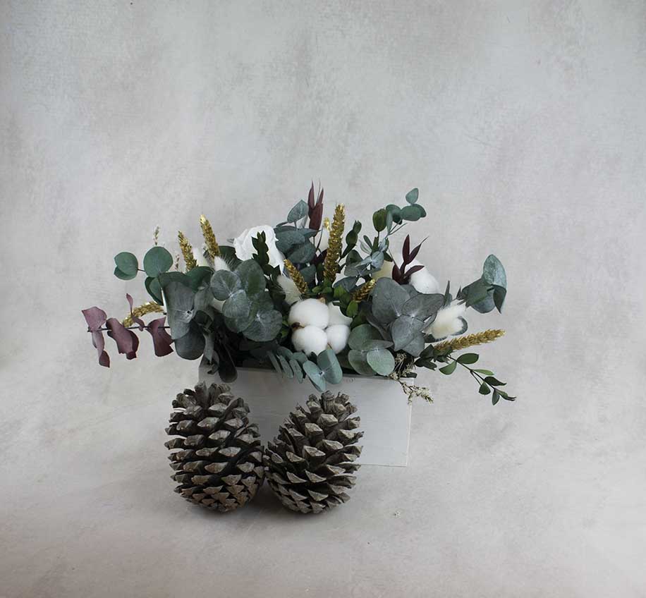 centro de navidad con dorado