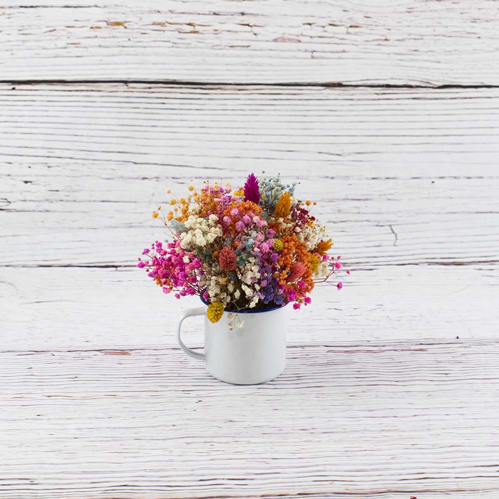 centro de colores de flores secas