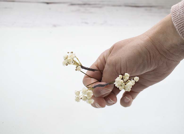 florecillas blancas para el pelo