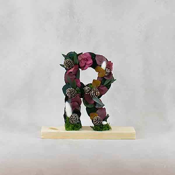 Letra de flores y hojas preservadas Inverno