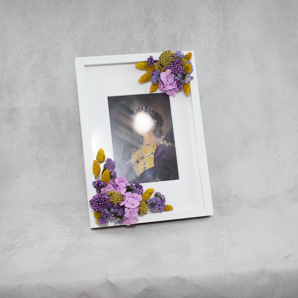 maarco con foto y flores