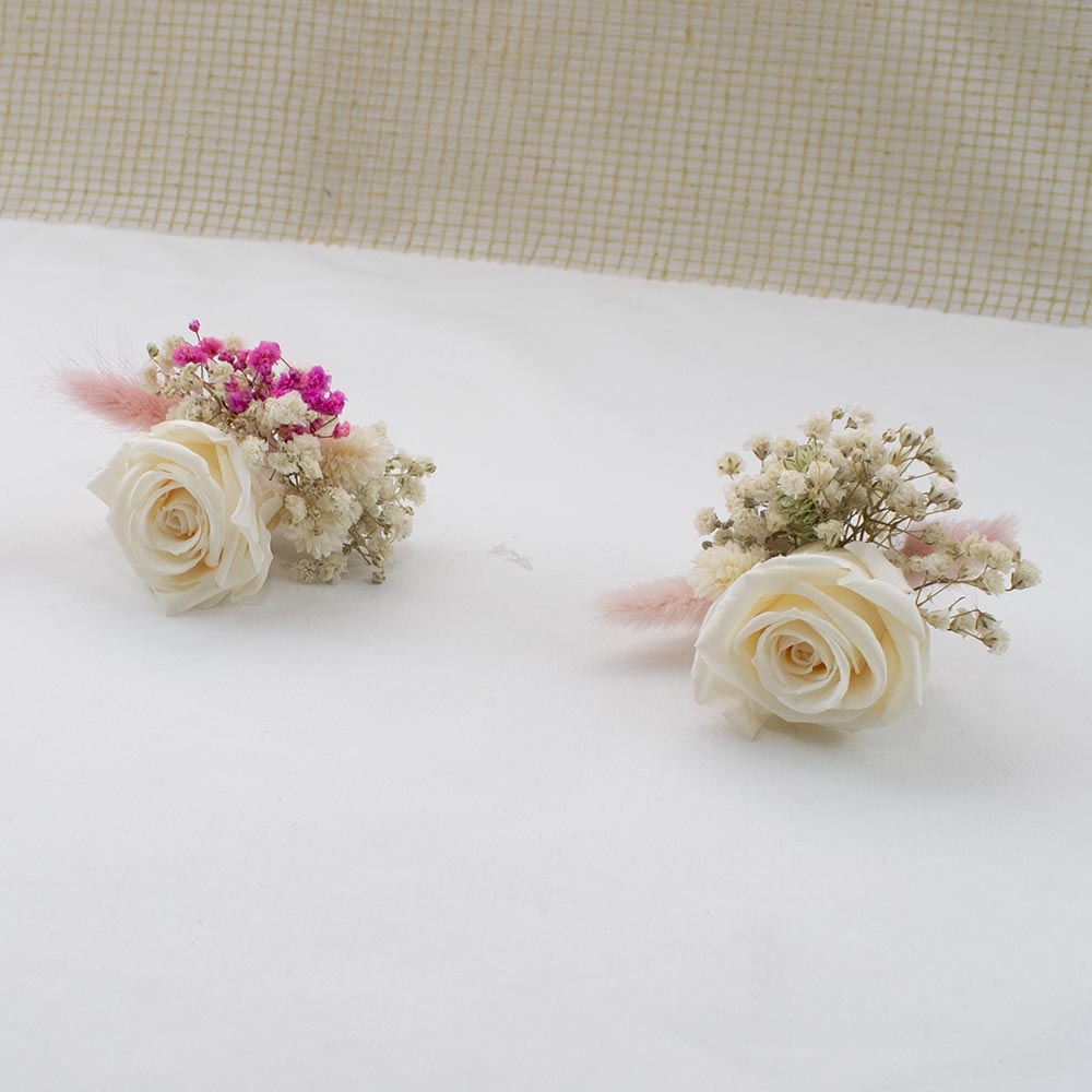 prendidos con rosas preservadas