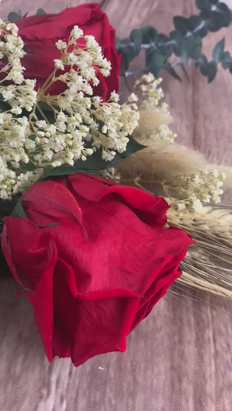 Ramo de dos rosas eternas