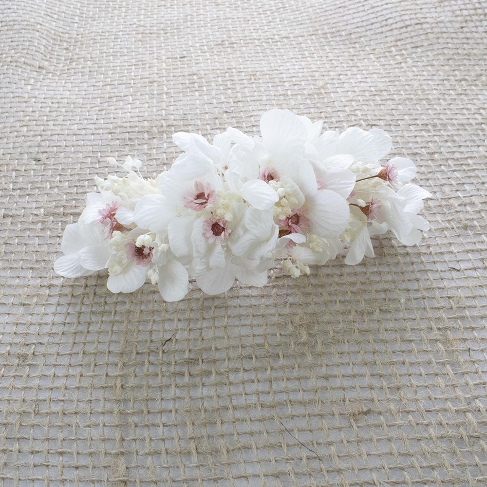Tocado pequeño de flores