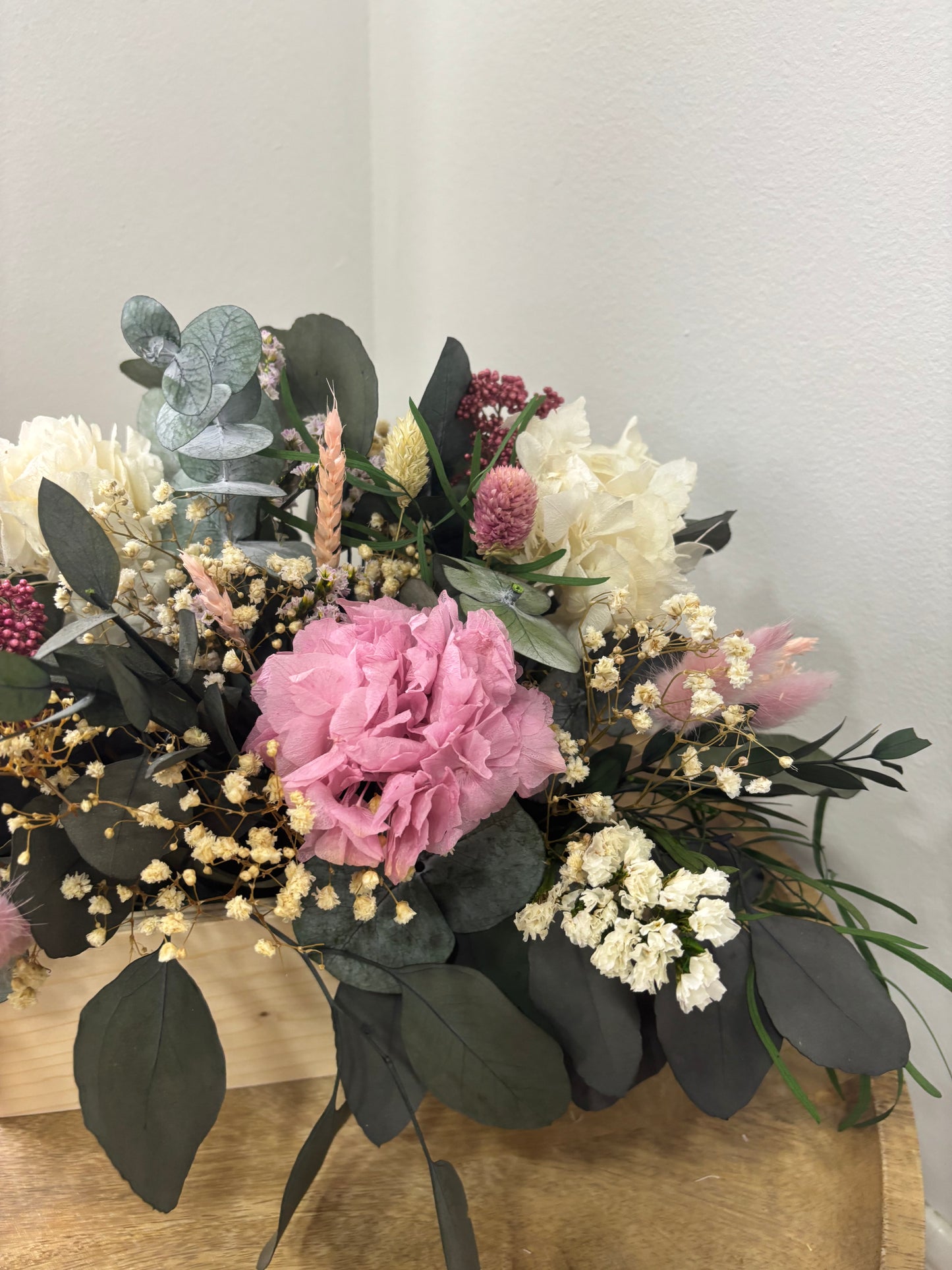 Caja de flores mesa Larita