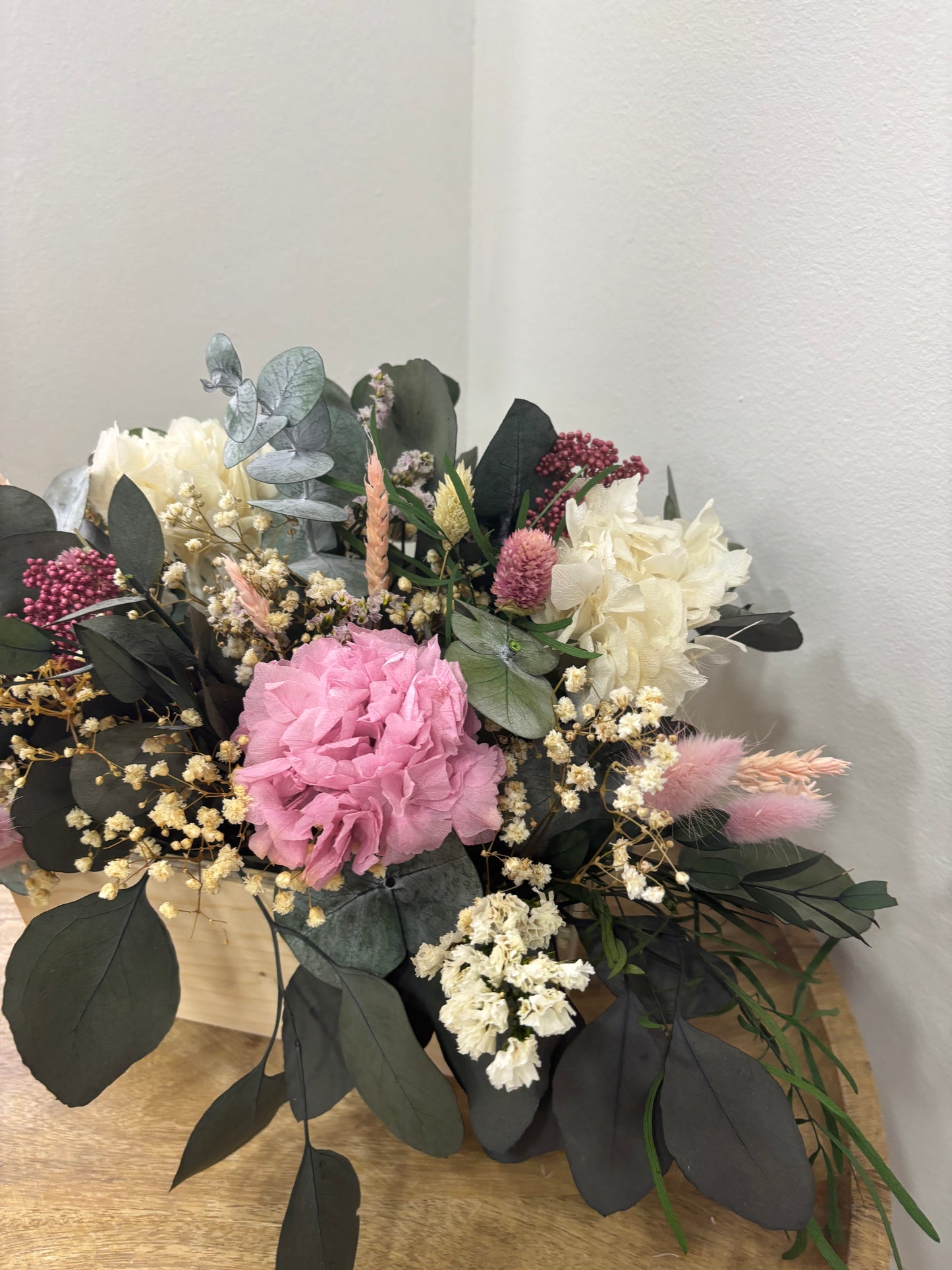 Caja de flores mesa Larita