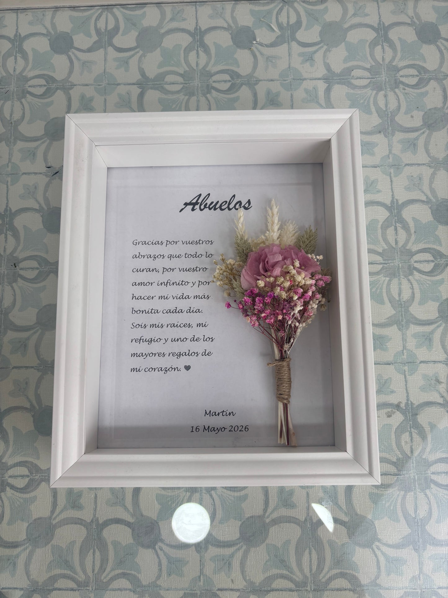 Marco con flores para abuelos Comunión