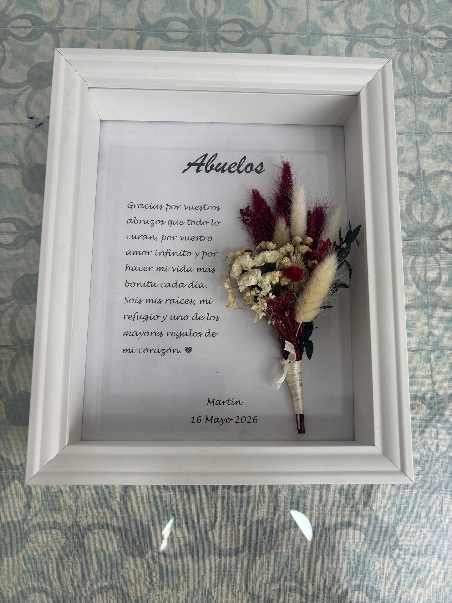 Marco con flores para abuelos Comunión