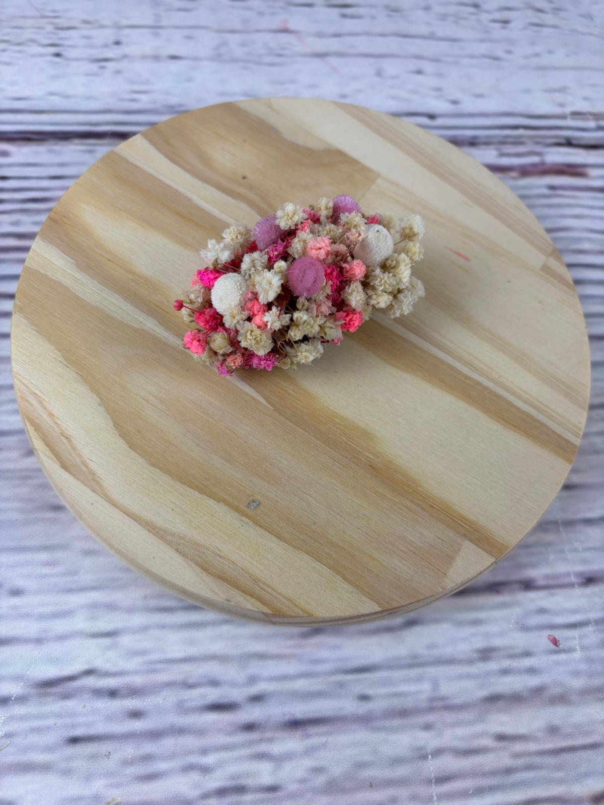 Pinza de flores secas para niña