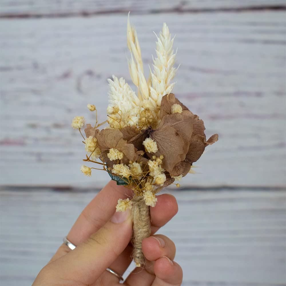 Flor en la solapa Vintage