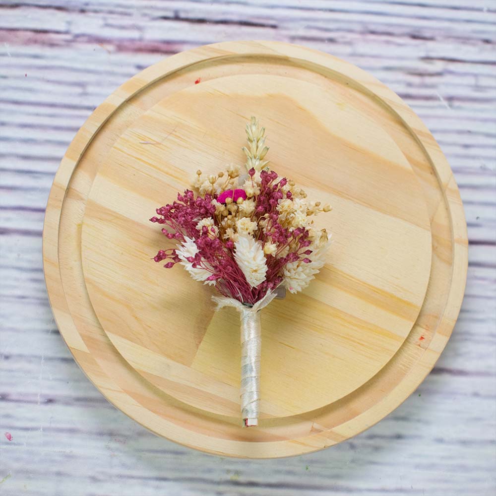 Prendido de novio fucsia