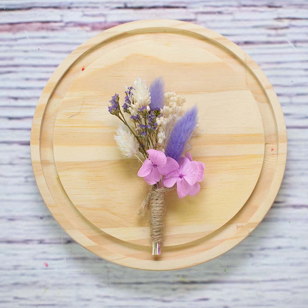 prendido de flores lilas