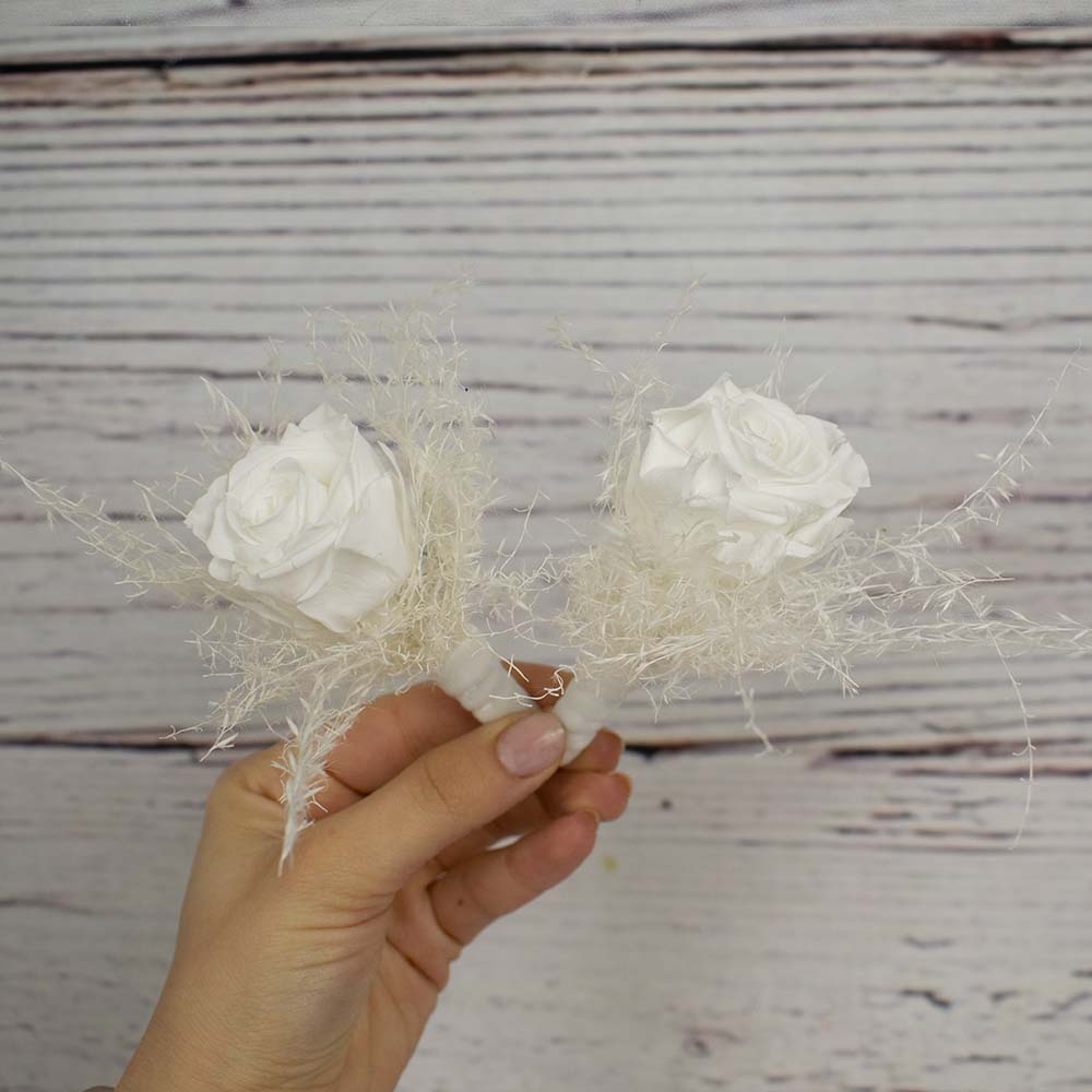 Prendido romántico rosa blanca Beatrice