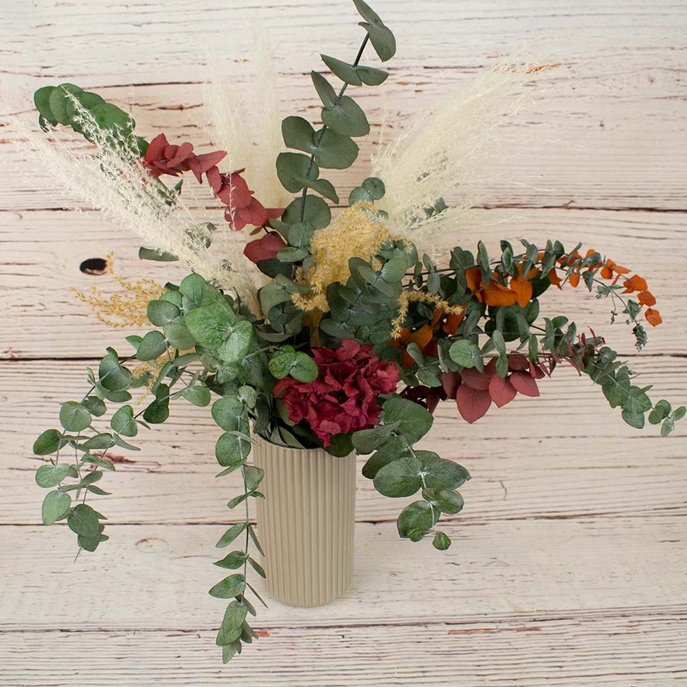 Ramo grande de eucalipto preservado