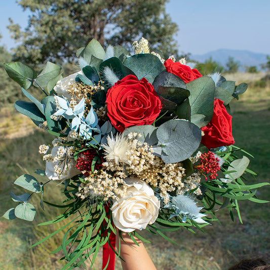 ramo de rosas con eucalipto Elia