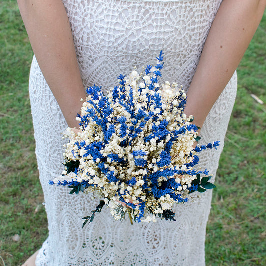 ramo de paniculata y lavanda preservada azul