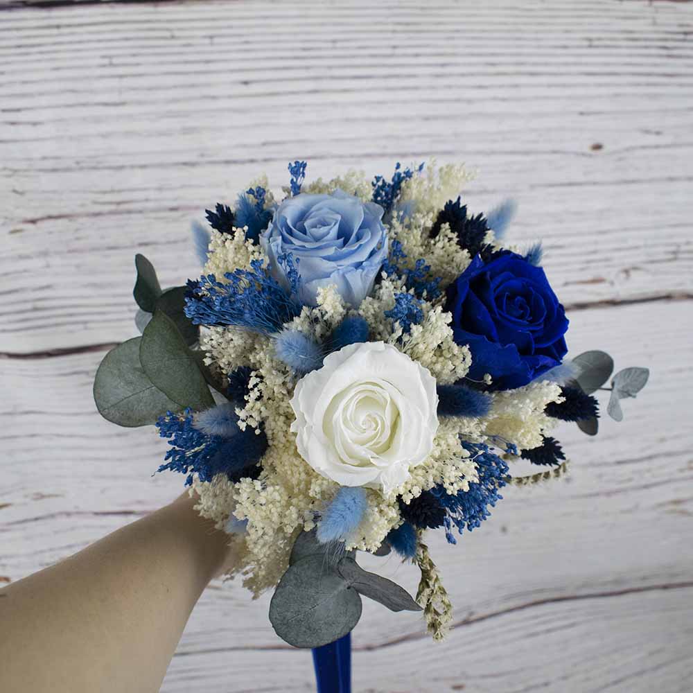 Ramo de novia con rosas azules Albaicín