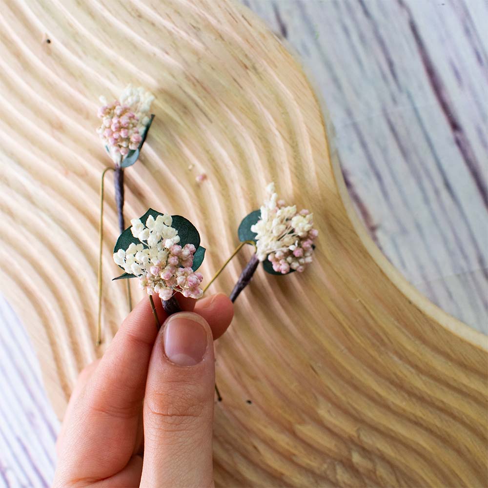 Horquillas de flores crema Hilda