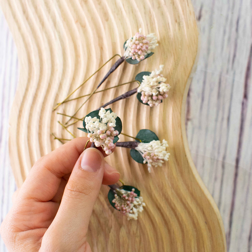 Horquillas de flores crema Hilda