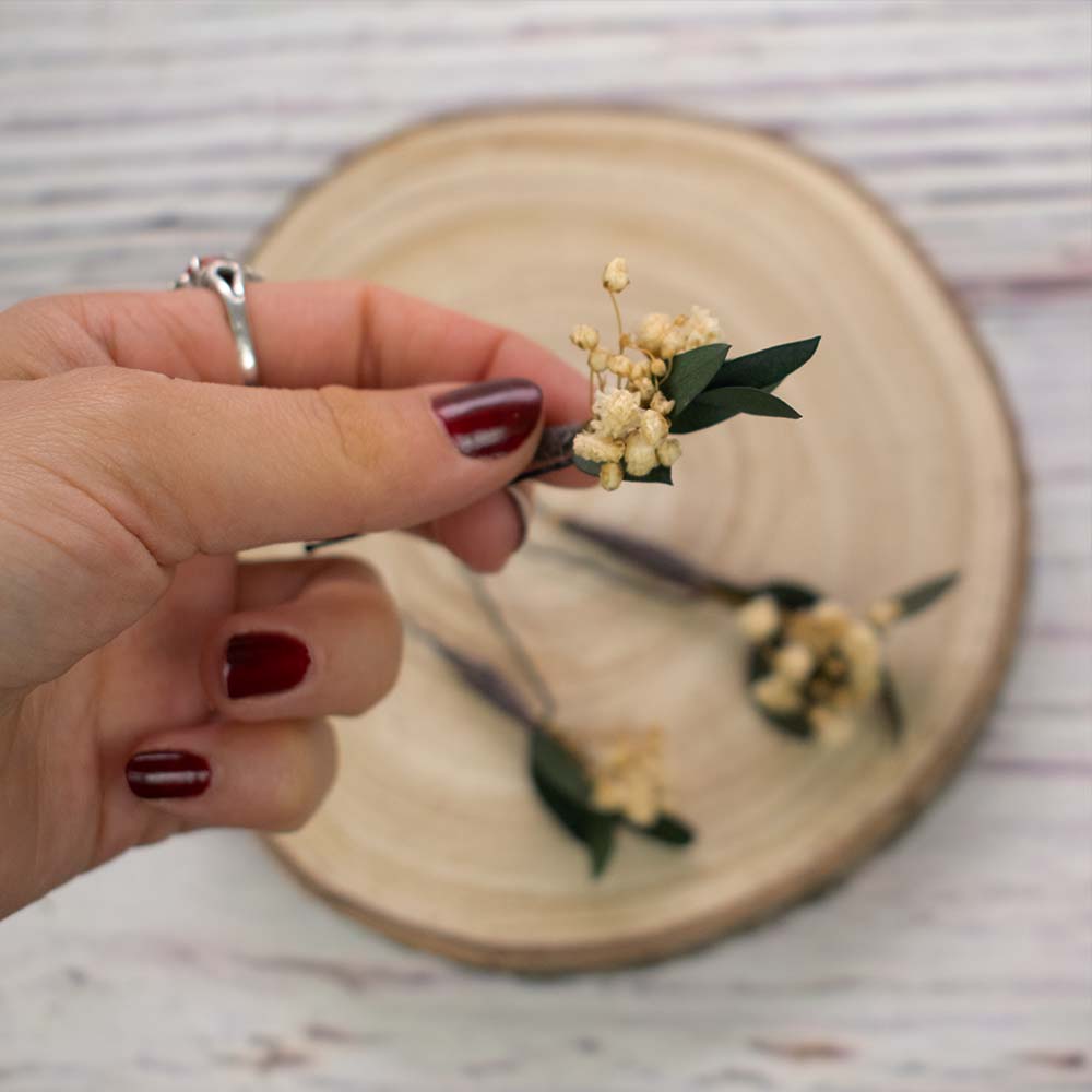 Horquillas de flores y hojas Olivia