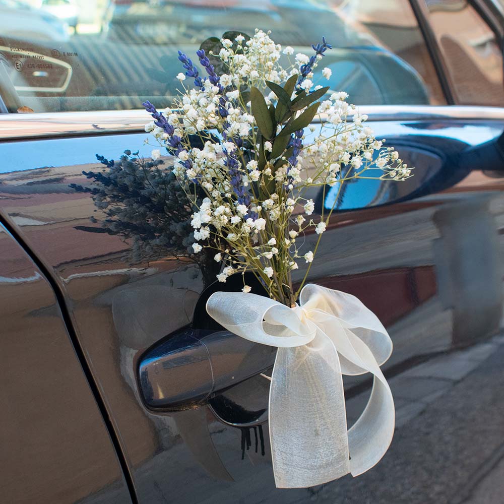Ramillete de flores para coche