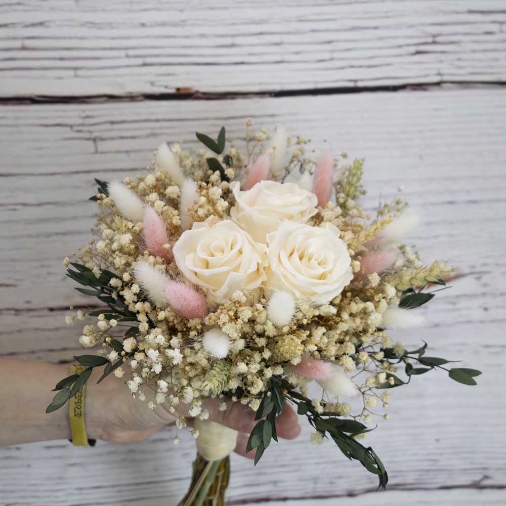 ramo de novia preservado con rosas silvestre