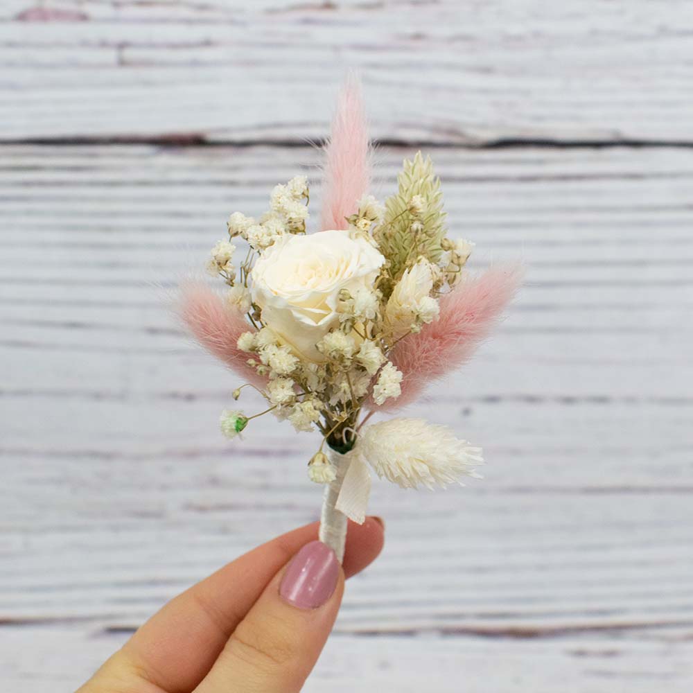 Prendido con rosa Nur