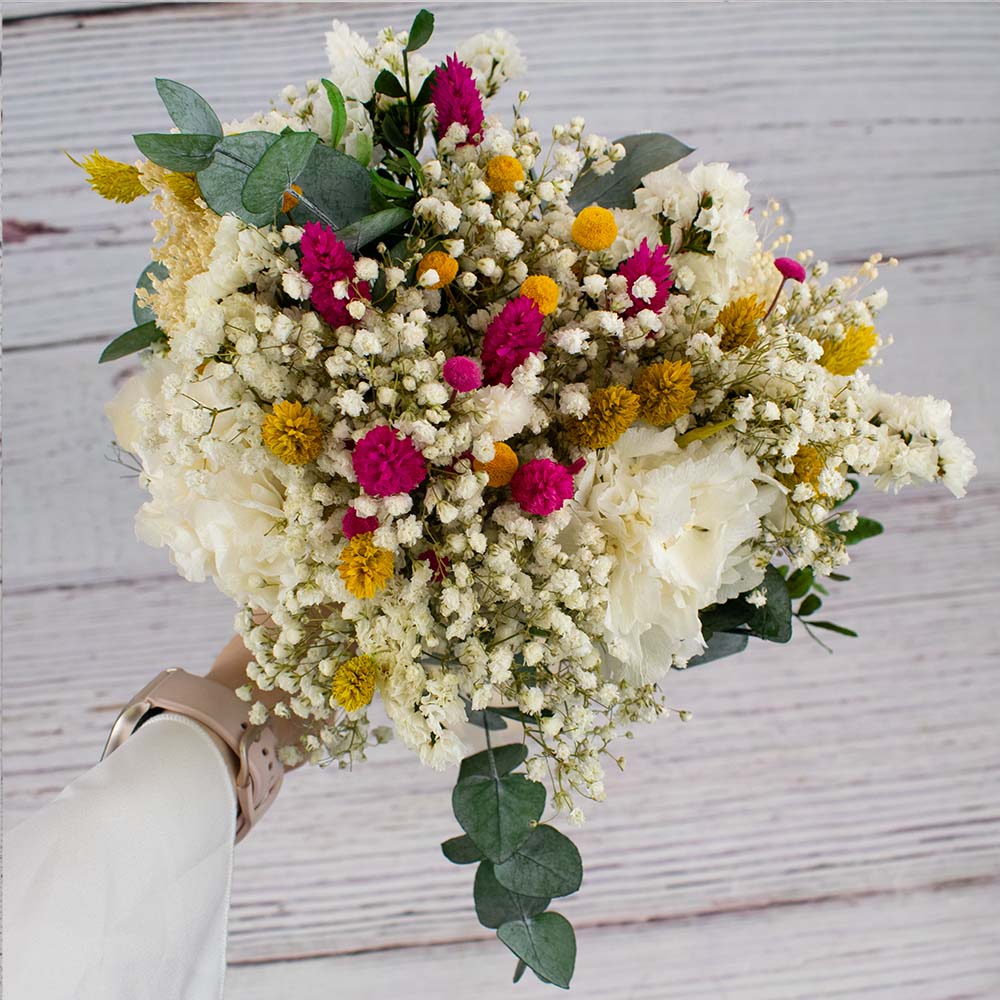 ramo silvestre de hortensias y eucalipto