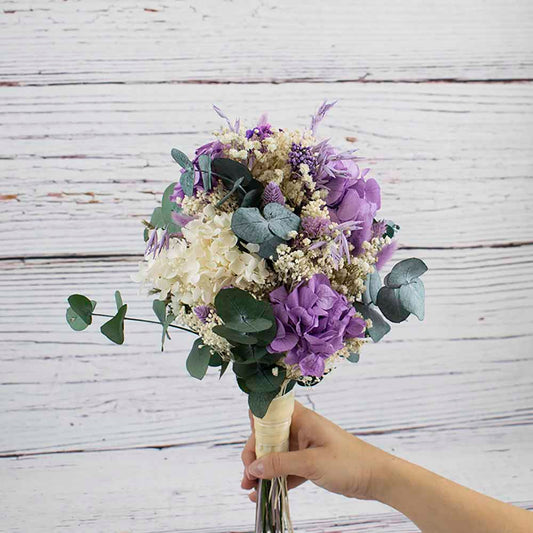 ramo de novia con hortensias lilas