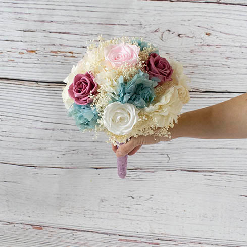 Ramo de novia con rosas eternas