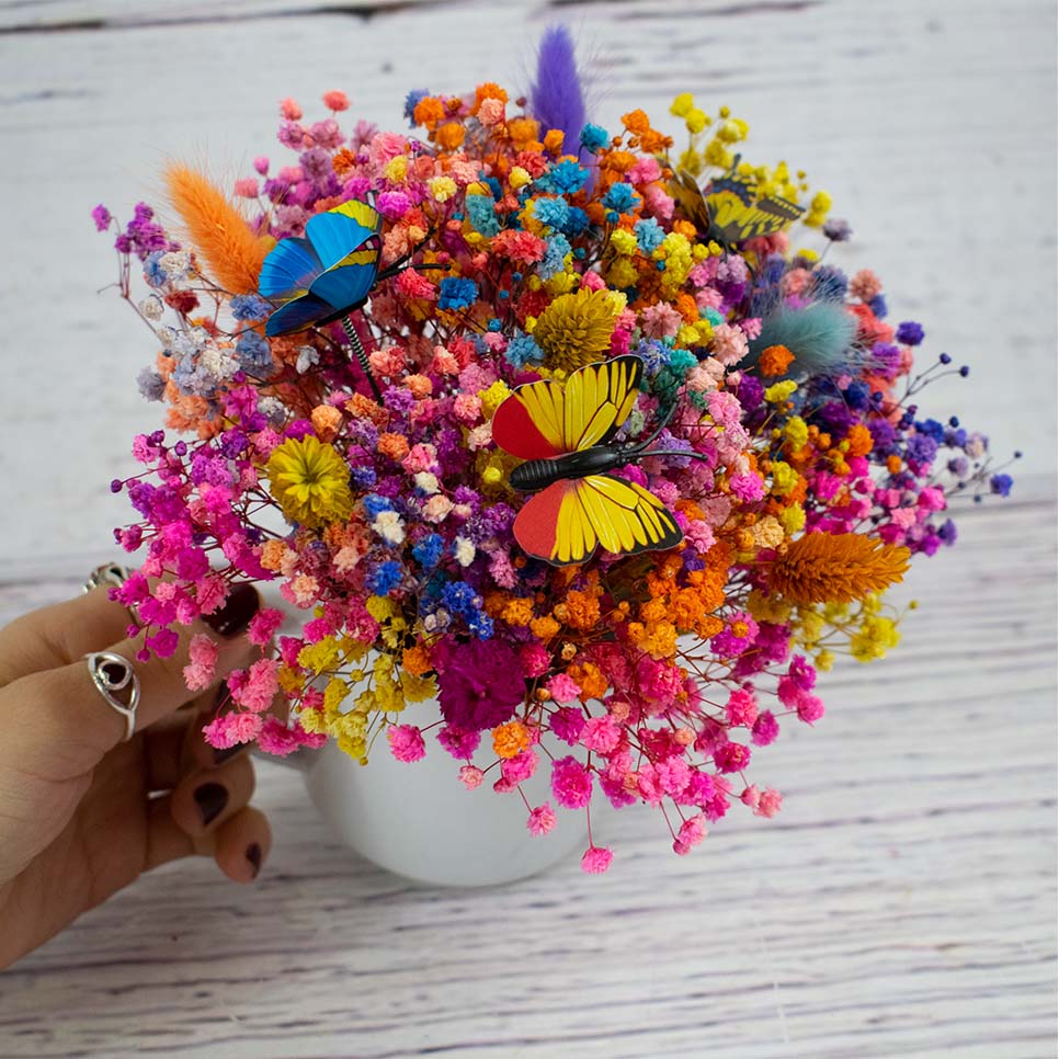 Tacita con mariposas